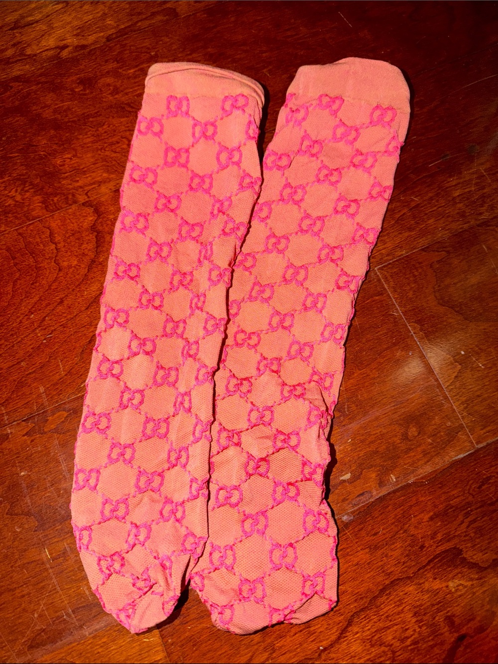 GUCCI MONOGRAM LOGO Pink Patterned Knee-High Socks